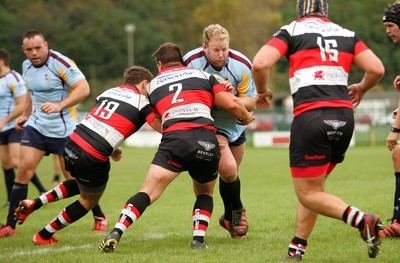 081016 Tata Steel RFC v Pontypool RFC - SWALEC Championship -Brett Thomas of Tata Steel is tackled by Ben Perry(2) and Aaron Quick of Pontypool