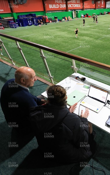 180425 - Wales Women Rugby Training - WRU President Terry Cobner chats with Lois Drummie, sports scientist, during a visit to watch training ahead of the Guinness Women’s Six Nations match against Ireland
