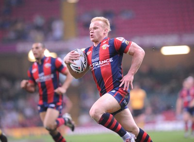 03.04.08 - Millennium Magic 2008 Rugby League Castleford Tigers v Wakefield Trinity Wildcats Wildcats Damian Blanch runs in to score try 