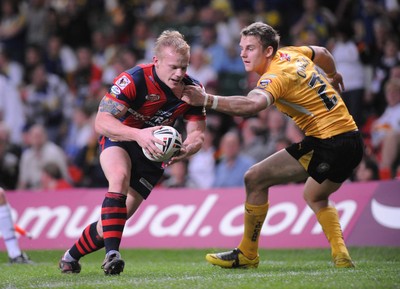 03.04.08 - Millennium Magic 2008 Rugby League Castleford Tigers v Wakefield Trinity Wildcats Wildcats' Damien Blanch scores try as Richard Owen challenges 