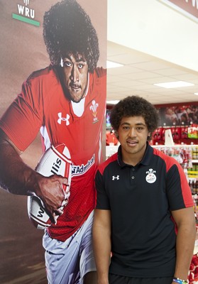 Toby Faletau 120712