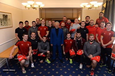 Tom Jones Presents Wales Squad with Jerseys 250915