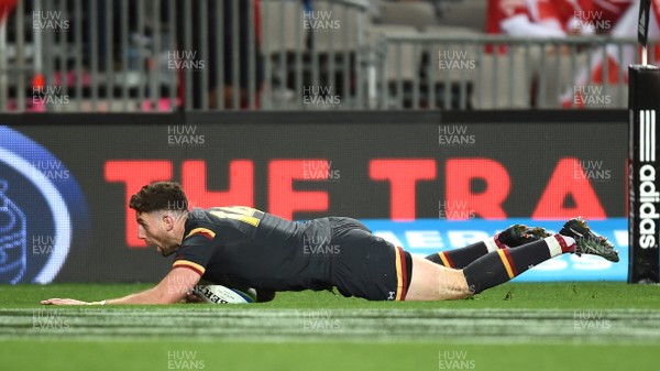 160617 - Tonga v Wales - American Express Pasifika Challenge - Alex Cuthbert of Wales scores try