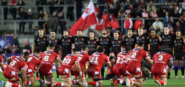 241022 - Tonga v Wales - Rugby League World Cup 2021 - Wales team face up to the Tongan Sipi Tau