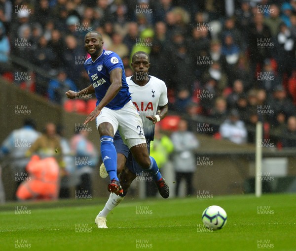 061018 - Tottenham Hotspur v Cardiff City - Premier League -  Sol Bamba of Cardiff City offloads the ball