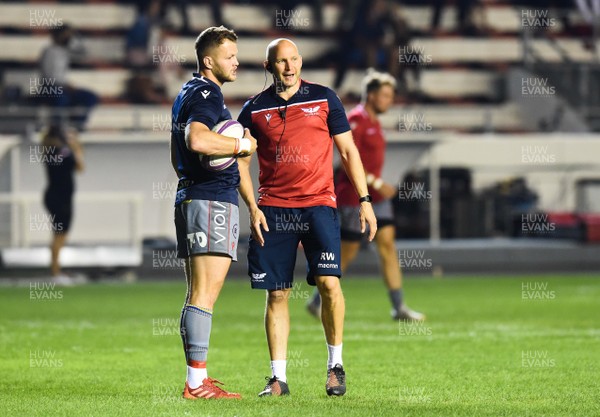 190920 - Toulon v Scarlets - European Rugby Challenge Cup Quarter Final - Scarlets attack coach Richard Whiffin and Steff Hughes