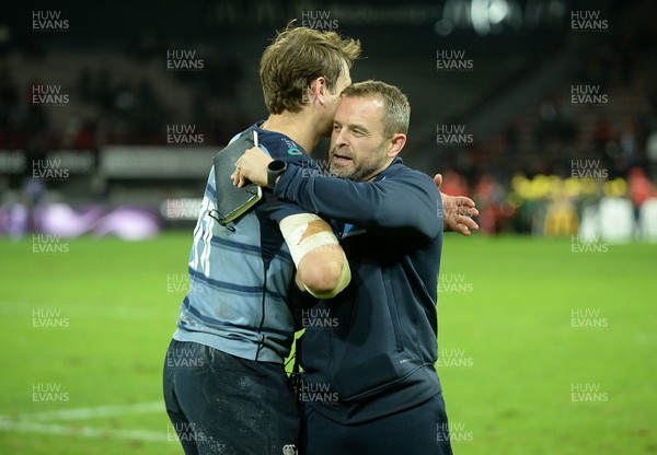 201017 - Toulouse v Cardiff Blues - European Rugby Challenge Cup - Danny Wilson with Blaine Scully of Cardiff Blues