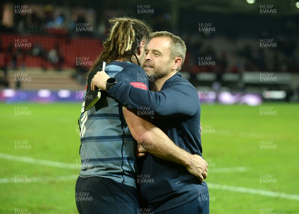 201017 - Toulouse v Cardiff Blues - European Rugby Challenge Cup - Danny Wilson with Josh Navidi of Cardiff Blues