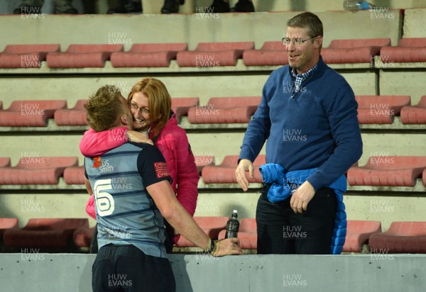 201017 - Toulouse v Cardiff Blues - European Rugby Challenge Cup - Macauley Cook of Cardiff Blues celebrates with his parents at the end of the game
