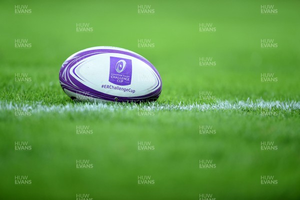 201017 - Toulouse v Cardiff Blues - European Rugby Challenge Cup - Ball