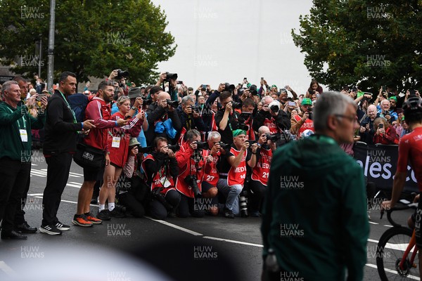 070925 - Picture shows an emotional Geraint Thomas as he crosses the finish line in Cardiff in his last ever race in Wales in the final stage of the Tour of Britain from Newport to Cardiff to end his career