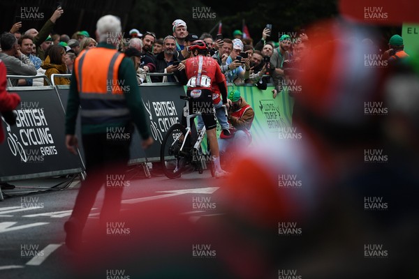 070925 - Picture shows an emotional Geraint Thomas as he crosses the finish line in Cardiff in his last ever race in Wales in the final stage of the Tour of Britain from Newport to Cardiff to end his career