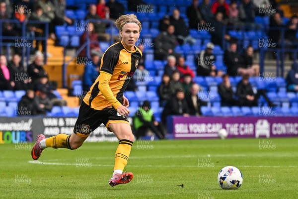 130925 - Tranmere Rovers v Newport County - Sky Bet League 2 - Sammy Braybrooke of Newport County makes a break with the ball