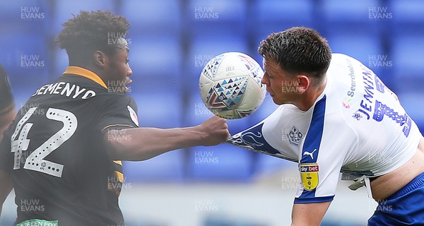 220918 - Tranmere Rovers v Newport County - Sky Bet League 2 - Antoine Semenyo of Newport County and Connor Jennings of Tranmere Rovers