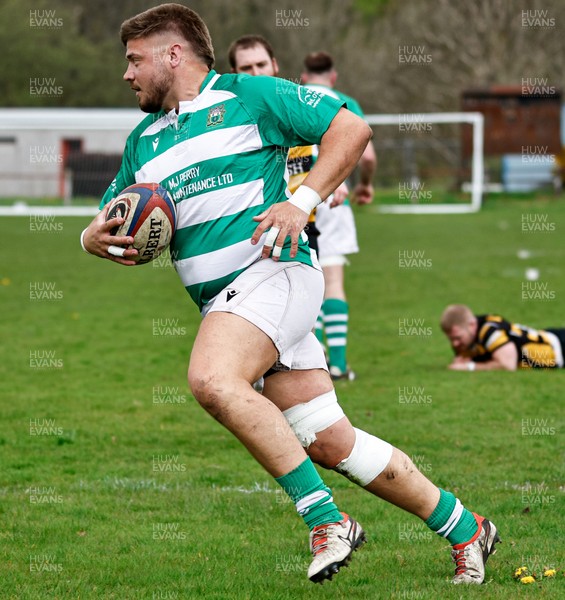260425 - Tredegar Ironsides v Magor - Admiral National League 5 East -
