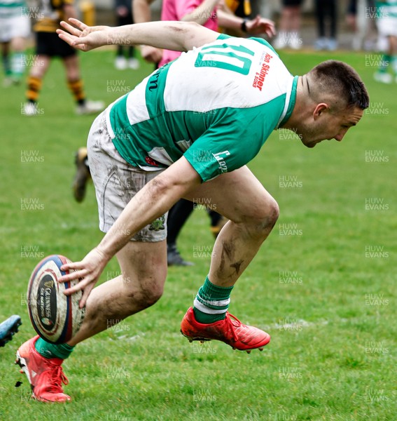 260425 - Tredegar Ironsides v Magor - Admiral National League 5 East -
