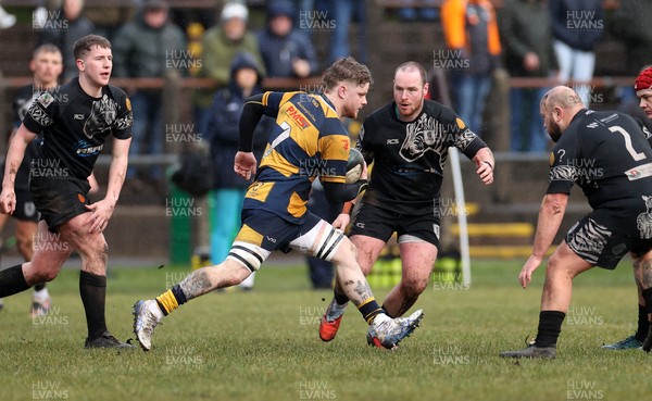 170126 - Treorchy v Aberdare - Admiral National Championship - East - Owen Young of Aberdare 