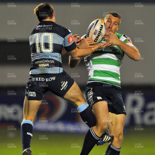 30/11/13 - Treviso v Cardiff Blues - RaboDirect Pro 12Alberto Sgarbi of Treviso battles for an aerial ball with Gareth Davies of Blues (c) Huw Evans Picture Agency