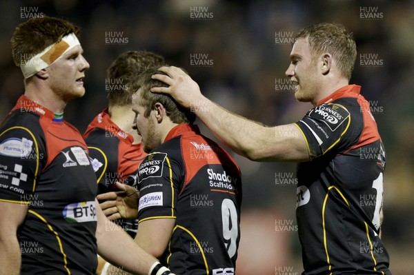 28 03 15 - Benetton Treviso v Newport Gwent Dragons - Guinness Pro12 -Dragons player celebrate the try of Jonathan Evans