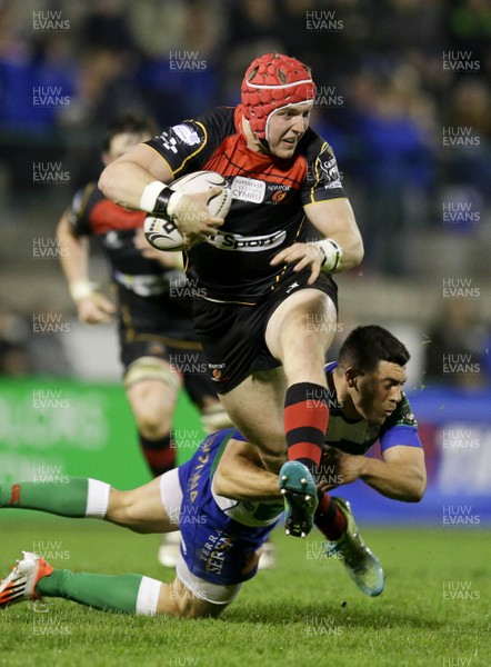 28 03 15 - Benetton Treviso v Newport Gwent Dragons - Guinness Pro12 -Tyler Morgan is tackled by Edoardo Gori