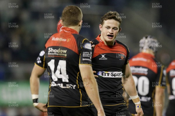 28 03 15 - Benetton Treviso v Newport Gwent Dragons - Guinness Pro12 -Hallam Amos celebrates the try scored by Tom Prydie