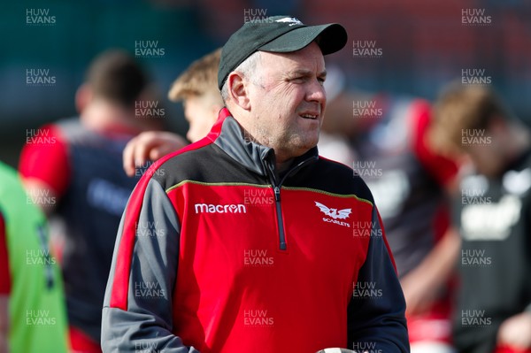 110218 - Benetton Treviso v Scarlets - Guinness Pro14 - Round 14 - Scarlets Head Coach Wayne Pivac during the warm up 