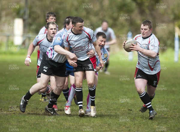 040513 - Tycroes v Neyland - SWAEC League 4 West -  Tycroes run with the ball