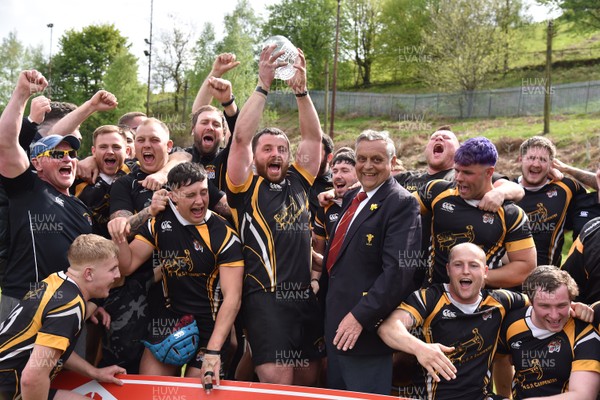 120518 - Tylerstown v Old Pens - WRU National Division 3 East Central B -  WRU Representative Ray Wilton presents the trophy to Tylorstown captain Chris Lloyd