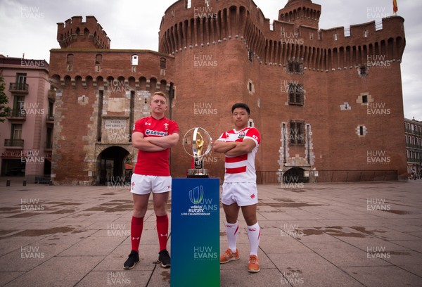 270518 -World Rugby U20 Championship, Captains Photocall - Wales U20 Captain Tommy Reffell with Japan captain Hisanobu Okayama during photocall at Le Castillet Perpignan ahead of the start of the World Rugby U20 Championship