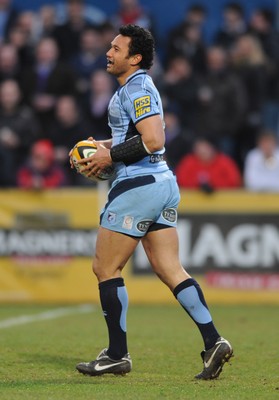 03.04.10 - Ulster v Cardiff Blues - Magners League - Casey Lualala of Cardiff Blues breaks away to score try. 