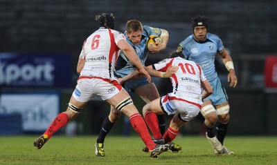 03.04.10 - Ulster v Cardiff Blues - Magners League - T Rhys Thomas of Cardiff Blues takes on Stephen Ferris and Niall O'Connor of Ulster. 