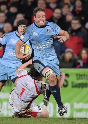 03.04.10 - Ulster v Cardiff Blues - Magners League - Xavier Rush of Cardiff Blues beats Declan Fitzpatrick of Ulster to run in and score try. 