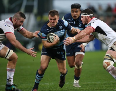 011218 - Ulster v Cardiff Blues - Guinness PRO14 -  Ulster Alan O'Connor  and Marcell Coetzee tackle  Cardiff Blues Jarrod Evans 