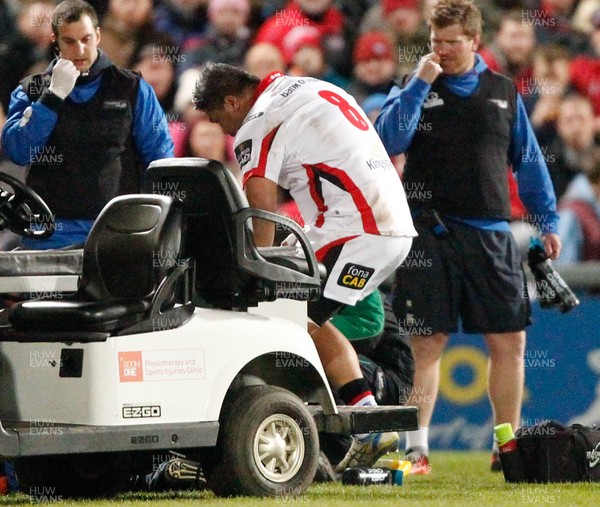 270315 - Ulster v Cardiff Blues - Guinness PRO12 - Nick Williams of Ulster shows concern for Rhys Patchell   (c) Huw Evans Agency