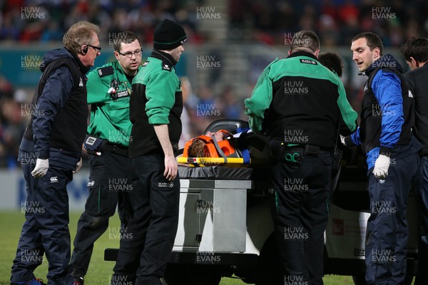 270315 - Ulster v Cardiff Blues - Guinness PRO12 -  Rhys Patchell of Cardiff leaves the field injured   (c) Huw Evans Agency