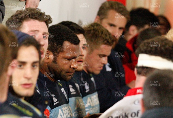 270315 - Ulster v Cardiff Blues - Guinness PRO12 -  Cardiff players show dejection at the end of the game  (c) Huw Evans Agency