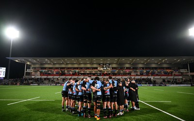 190424 - Ulster v Cardiff Rugby - United Rugby Championship - The Cardiff team huddle after the United Rugby Championship match between Ulster and Cardiff