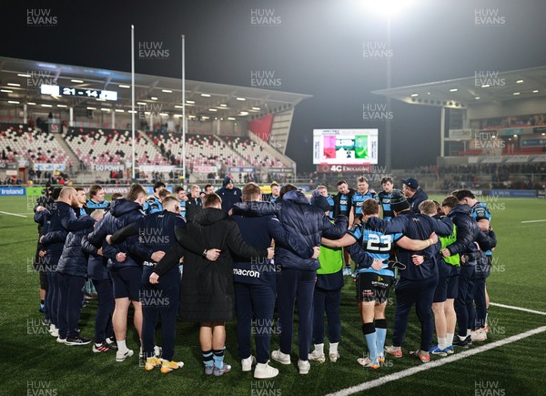 310126 - Ulster v Cardiff Rugby - United Rugby Championship - Cardiff players and staff huddle after the match