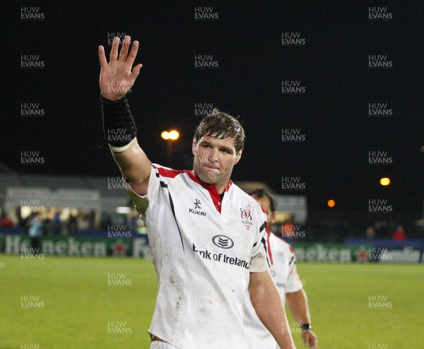 121012 Ulster v Castres - Heineken Cup - Johann Muller salutes the Ulster fans 