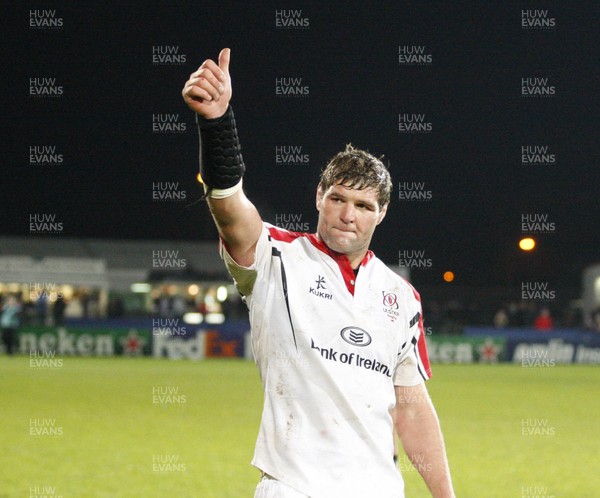 121012 Ulster v Castres - Heineken Cup - Johann Muller salutes the Ulster fans 