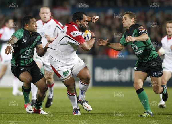 051012 Ulster v Connacht - RaboDirect Pro12 - John Afoa of Ulster is tackled by Fetu'u Vainikolo and Dan Parks of Connacht   