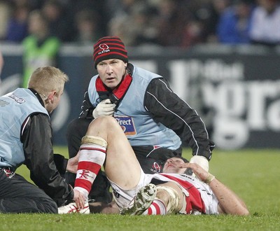 05.11.11 - Ulster v Connacht - RaboDirect Pro 12 Ulster physios attend to Stephen Ferris after he injures his ankle 