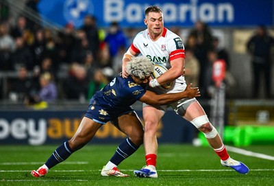 260925 - Ulster v Dragons RFC - United Rugby Championship - Harry Sheridan of Ulster is tackled by Fine Inisi of Dragons 