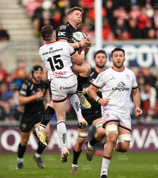 140423 - Ulster v Dragons RFC - United Rugby Championship - Angus O�Brien of Dragons in action against Mike Lowry of Ulster