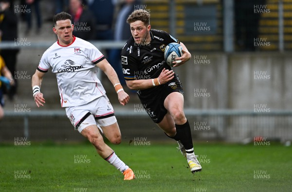 140423 - Ulster v Dragons RFC - United Rugby Championship - Angus O�Brien of Dragons on his way to scoring his side's first try