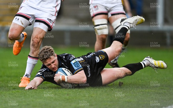 140423 - Ulster v Dragons RFC - United Rugby Championship - Angus O�Brien of Dragons dives over to score his side's first try