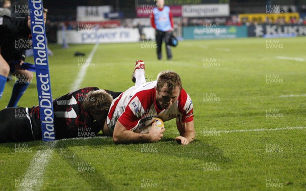 021112 - Ulster v Edinburgh - RaboDirect PRO12 - Roger Wilson scores for Ulster? Huw Evans Picture Agency