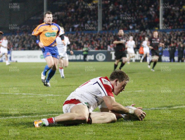 021112 - Ulster v Edinburgh - RaboDirect PRO12 - Craig Gilroy goes over to score for Ulster? Huw Evans Picture Agency