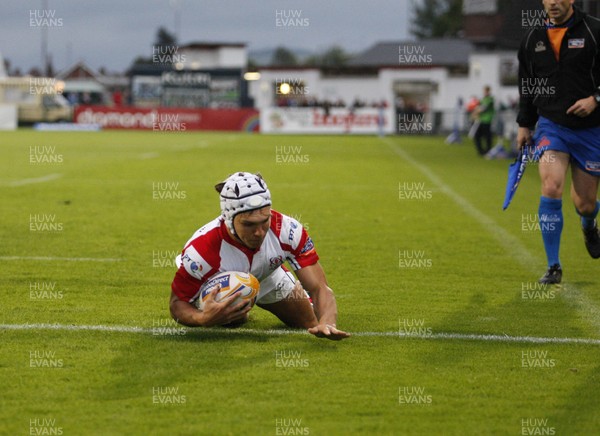 310812 - Ulster v Glasgow Warriors - RaboDirect PRO12 - Michael Allen scores the first try for Ulster