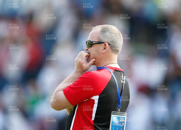 250513 - Ulster v Leinster - RaboDirect Pro 12 - Ulster coach Mark Anscombe looks nervous before kick off 